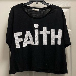 Forever 21 Faith Slighty Cropped Tee (L)